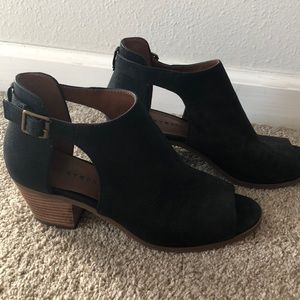 Lucky Brand black sandals